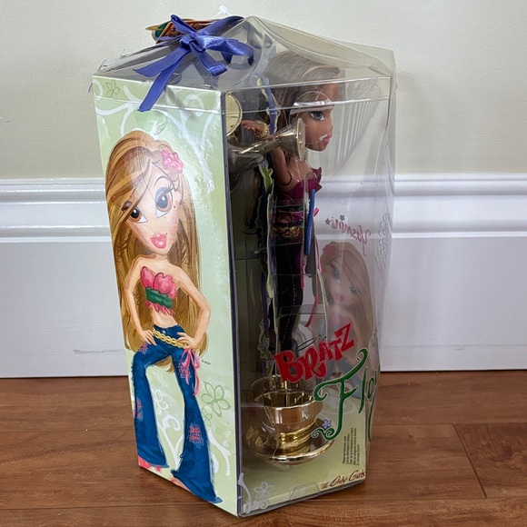 NWT Bratz Flower Girlz Yasmin - Picture 10 of 10